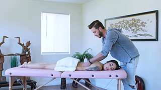 Avery's soft curves crave Lucas in a steamy coupling