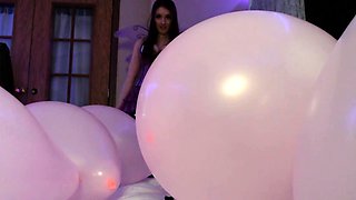 Big boob brunette masturbates on webcam