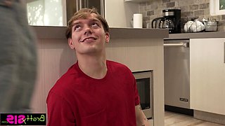 My stepsister and her pal are in a bind - Season 21, Episode 4