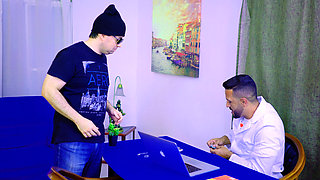 Fake Doctor Tries to Give the "blow" but Gets Well and Wins Even the Ass