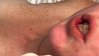 Amateur Close Up Squirting Masturbation