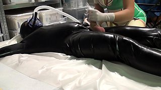 Milf amateur in spex gives handjob before cumshot