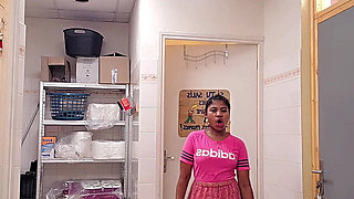 Ebony Pees Standing up