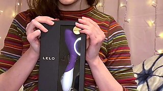 Hot amateur webcam teen masturbates for their fans