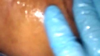 Playing with a bbw's pussy