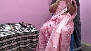 Tamil Aunty Was Sitting On The Chair And Working I Gently Stroked Her Thigh And Sucked So Many Breasts And Had Hot Sex With Her