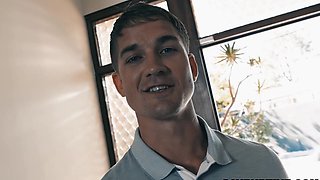 Brandon loves fucking Des Irez's tight hole