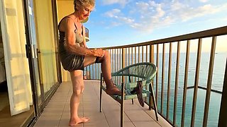 Waikiki Hotel Sex with British GILF in Stockings & Suspenders - Slow Motion Shower Fuck