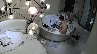 Amateur milf hidden cam