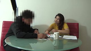 Guess what this smells like? I'm Anais, I'm in catch-up lessons