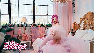 Watch Lily Lou, the gorgeous babe, pleasure her clit with a vibrator in this hot solo scene