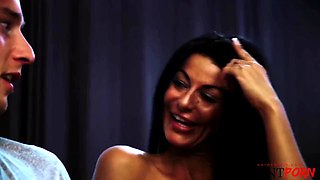 Tia Layne Is a Horny New Neighbor