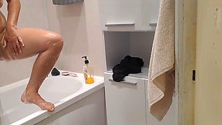 Looking for My Teen Step Sister and Jacking Off