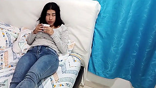 They Masturbate Together! but the Stepsister Took Her Stepbrother's Cock to Jerk Him off with Her Mouth and Swallow the Cum Full