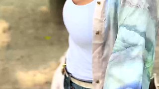 Busty Babe Apra Shay Gives Amazing Blowjob