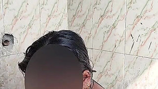 Desi Villege Wife Wathing Bathroom Show Boobs Pussy