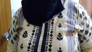 I Fuck My Stepbrother's Hot Wife When She Clean My Bed Room!