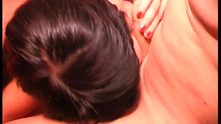 Lilo is having fun with the men at club Hollywood