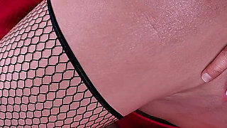 Sexy Secretary Use Her Body to Seduce Her Boss