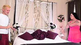 AuntJudysXXX-Curvy Mature MILF Kjirsten is Back in Action