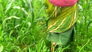 Dewaif Bhabhi Outdoor Fingering - Big Natural Tits Open Pussy in Field