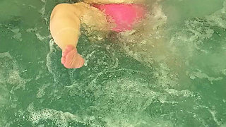 Davisdesires Is in the Pool Watch Her Pussy Drool