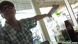 Eager Pleaser Thai babe gets her fuck on