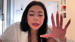 Brunette Couch Webcam Solo Fun Masturbating