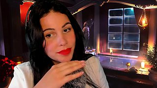 Brunette Solo Webcam Masturbation