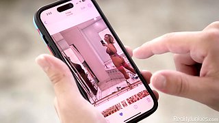 Beautiful cougar Ryan Keely sex perverted clip
