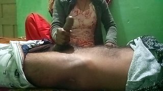 Bhabhi made her brother-in-law cum by masturbating