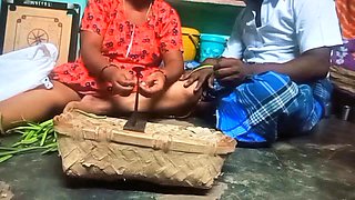 Tamil aunty vigitabl cutting stepuncle boobs pressing