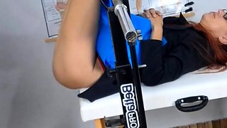 Madrasta leva enteada ao ginecologista clandestino!