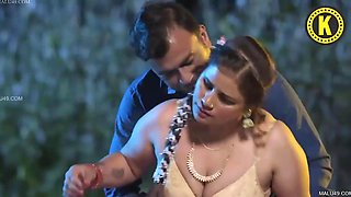 Desi Cougar fuckfest in Outdor