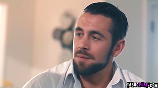 Emma Rosie plays right into Dante Colles mitt