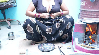 While Cooking, Bhabhi Showed Her Ass to Her Brother-in-law.