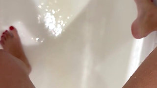 Quick Little Shower Pee