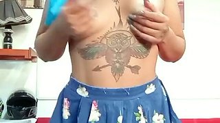 I love to touch myself when I'm in red days I get very hot