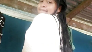 My girlfriend sends me a delicious video bathing