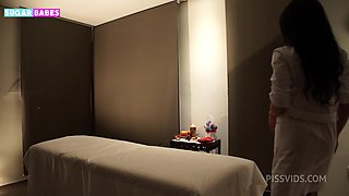 Wet And Pissy - Slippery When Wet - Pissvids