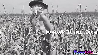 Sexy teen cowgirl Anna loves being naked