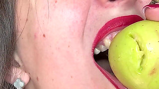 Swallow Bite Seduction POV