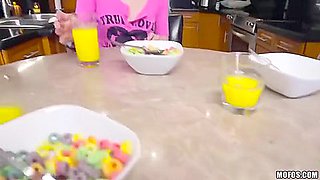Haley Reed, Eva Lovia - Snowballing Stepsister And Gf