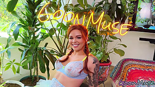 Busty Beauty Sinatra Monroe Receives Good Fuck