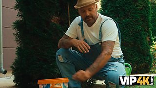 Vip4k. stunning dark haired just wanted to help, but..