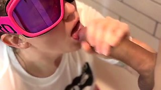 Dickflash Bathroom Adventure : Cum On Face