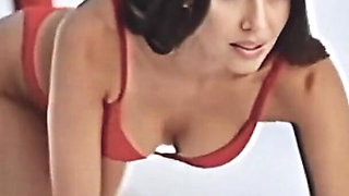 Wonder Sexy MILF Walking Outdoor