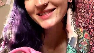 Hot amateur webcam teen masturbates for their fans