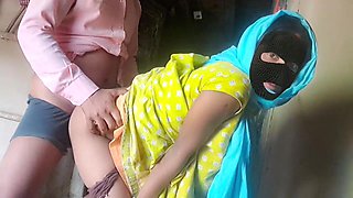 Deluwara Bhabhi Village Hot Girls Sex in Home