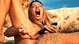 Orgasm Loving Amateur Masturbating Fingering Sex Toys